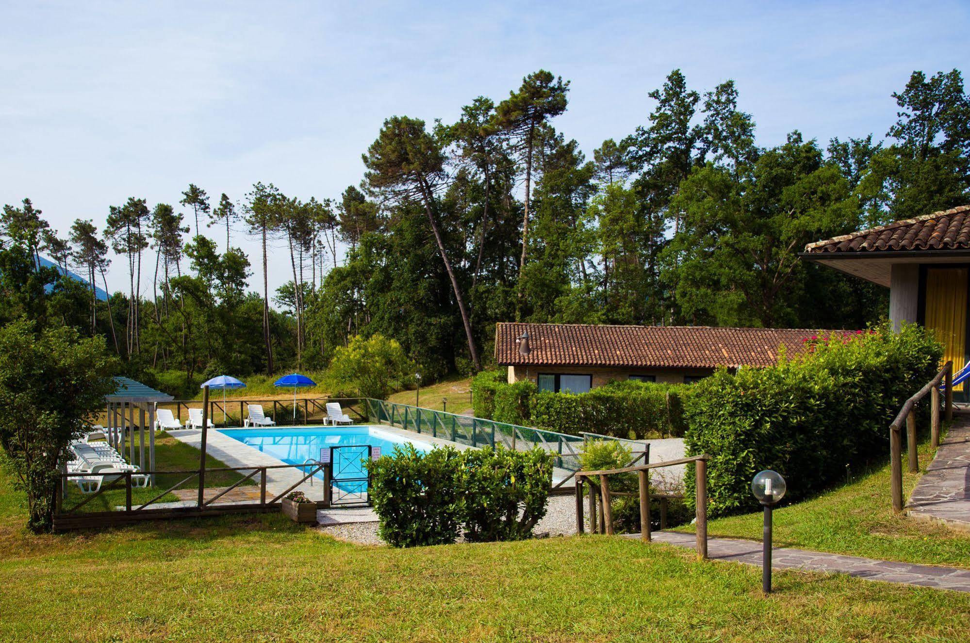 Residence Tourist Лука Екстериор снимка
