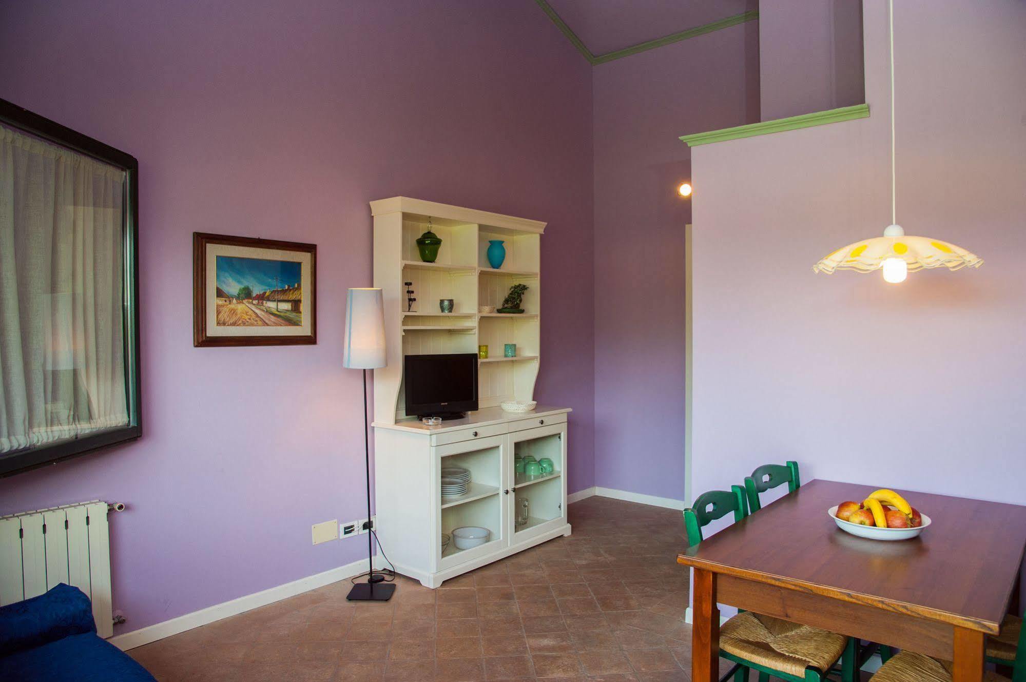 Residence Tourist Лука Екстериор снимка