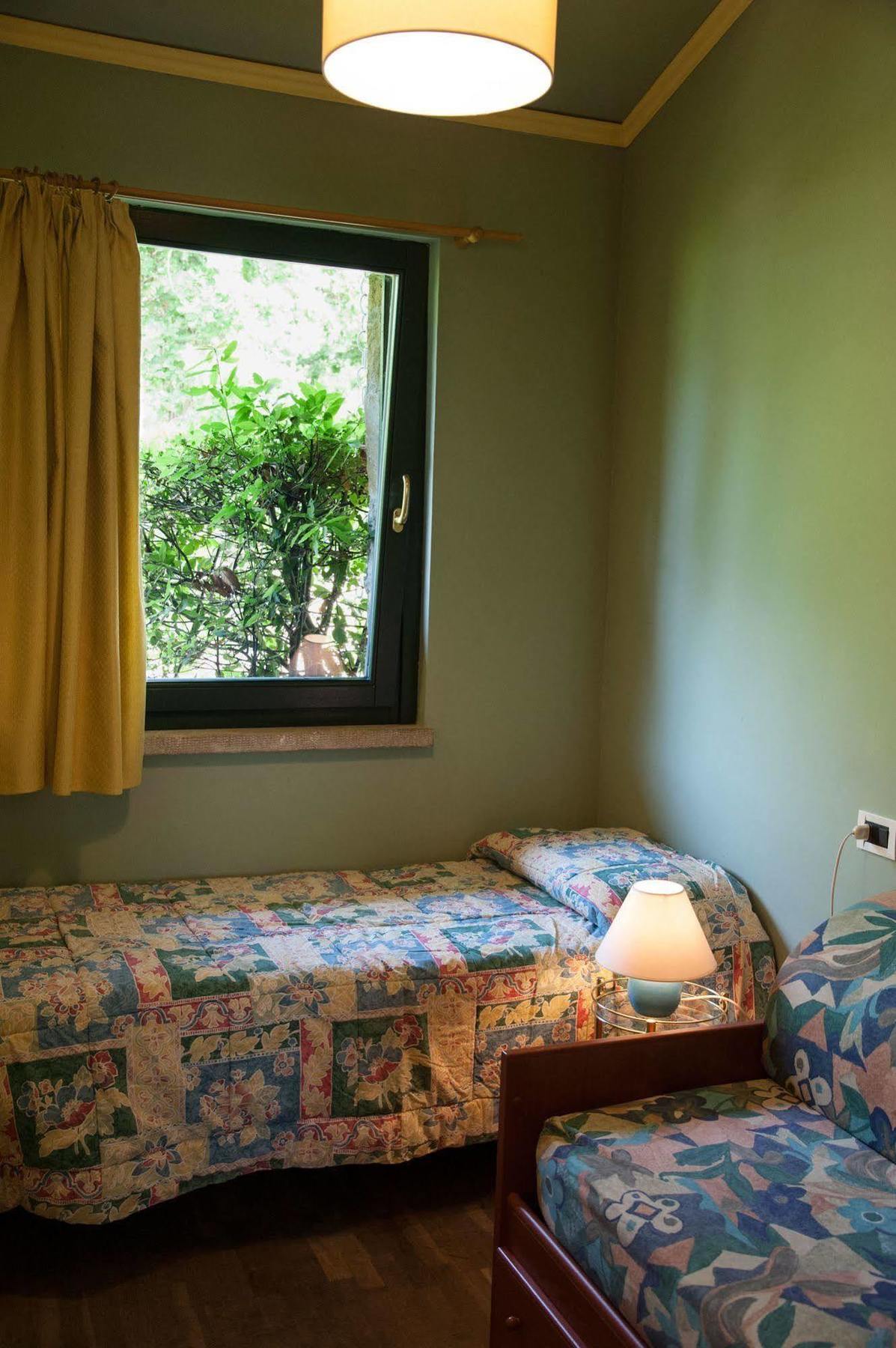 Residence Tourist Лука Екстериор снимка