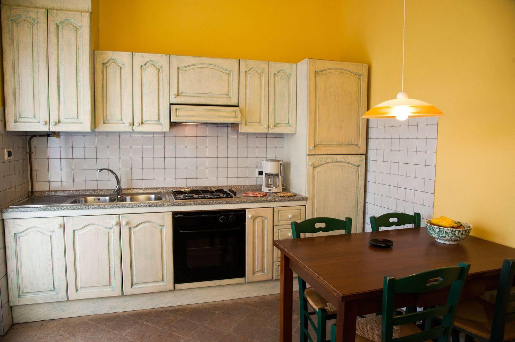 Residence Tourist Лука Екстериор снимка