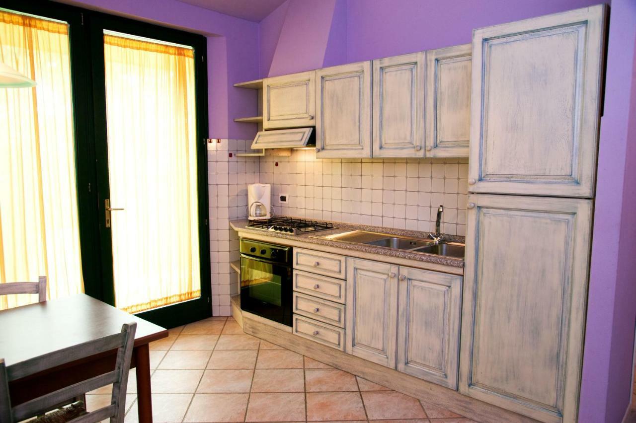 Residence Tourist Лука Екстериор снимка