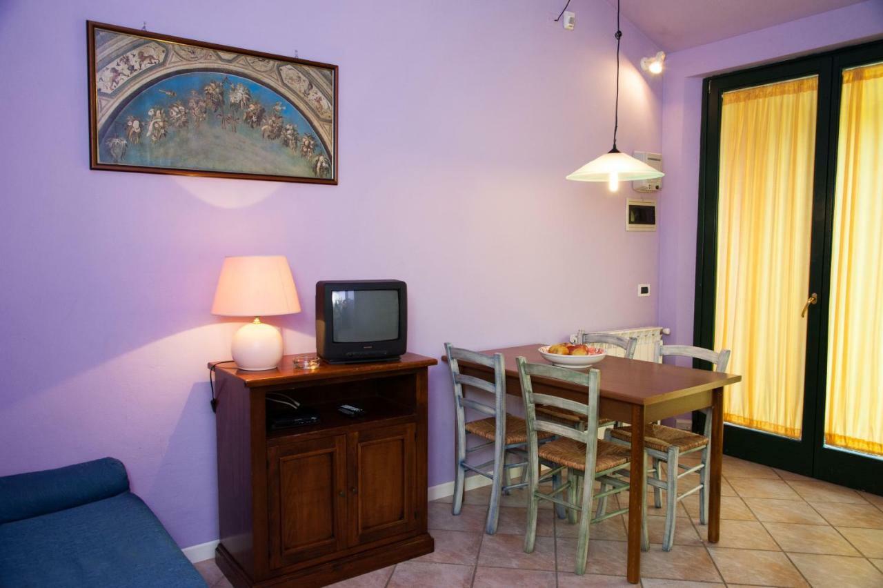 Residence Tourist Лука Екстериор снимка